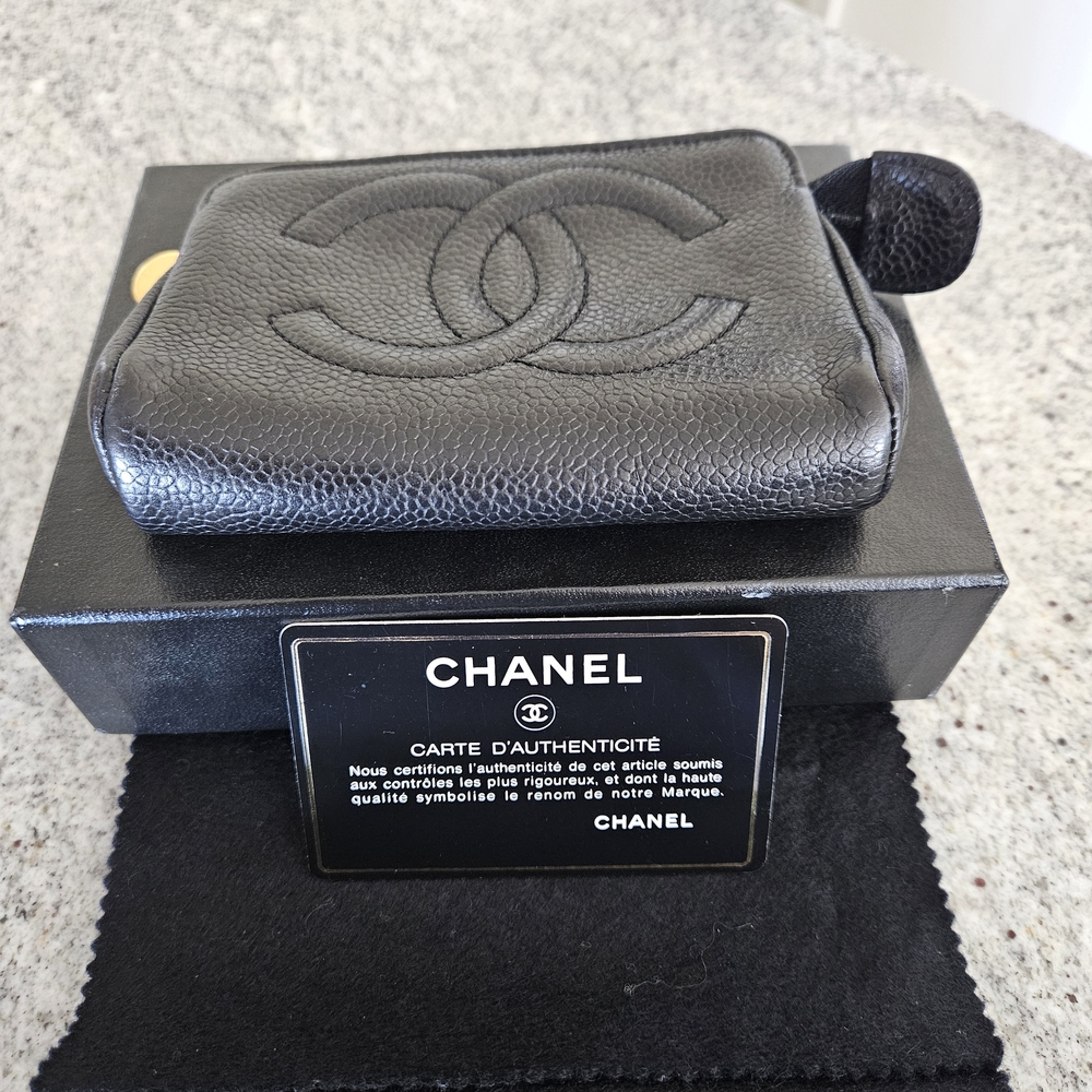 Chanel Black Leather W Zipper Small Wallet Pre Loved . Super Clean - Picture 2 of 11